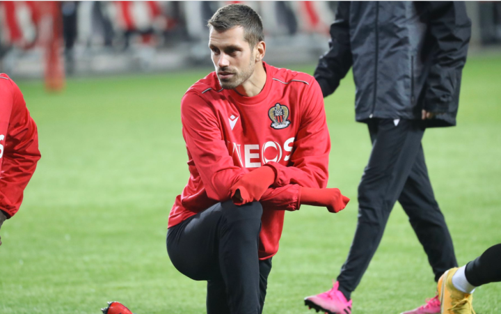 王者竞猜 -国际比赛日瓦伦西亚调整名单以备法甲；防线松动环节打磨；球迷炸锅；更衣室氛围转暖的简单介绍